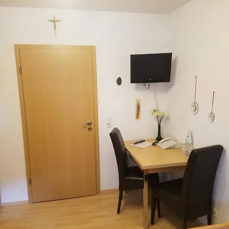 Gaestehaus Kloep Gmbh Hillesheim (Vulkaneifel)